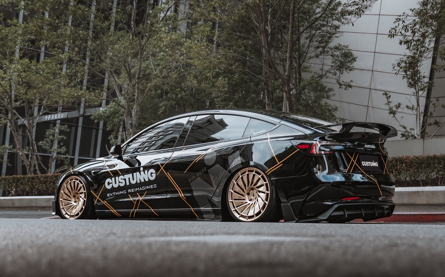 CUSTUNING Model 3 Highland Eurus Bodykit (Komplett-Kit)