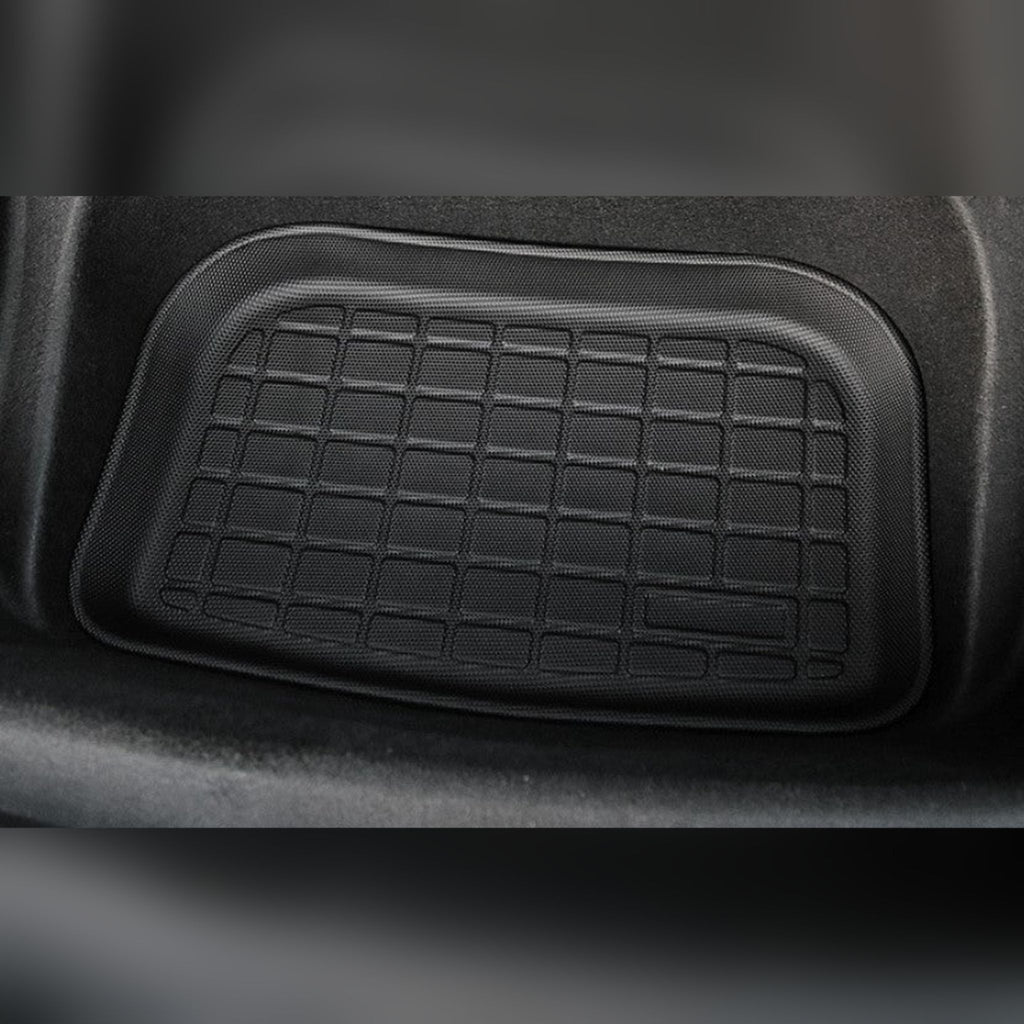 Allwettermatte für Tesla Model Y, eingelegt im unteren Kofferraumfach