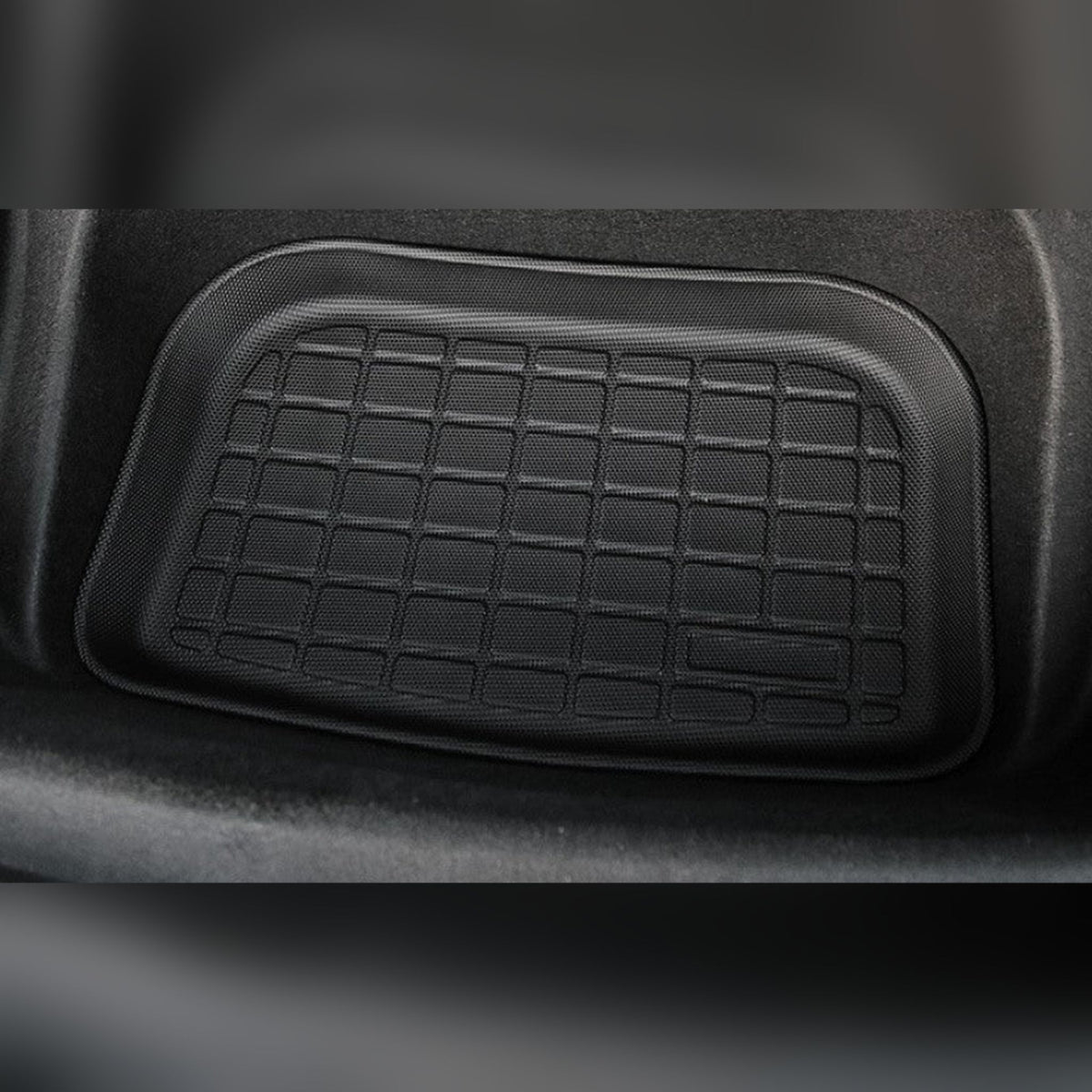 Allwettermatte für Tesla Model Y, eingelegt im unteren Kofferraumfach