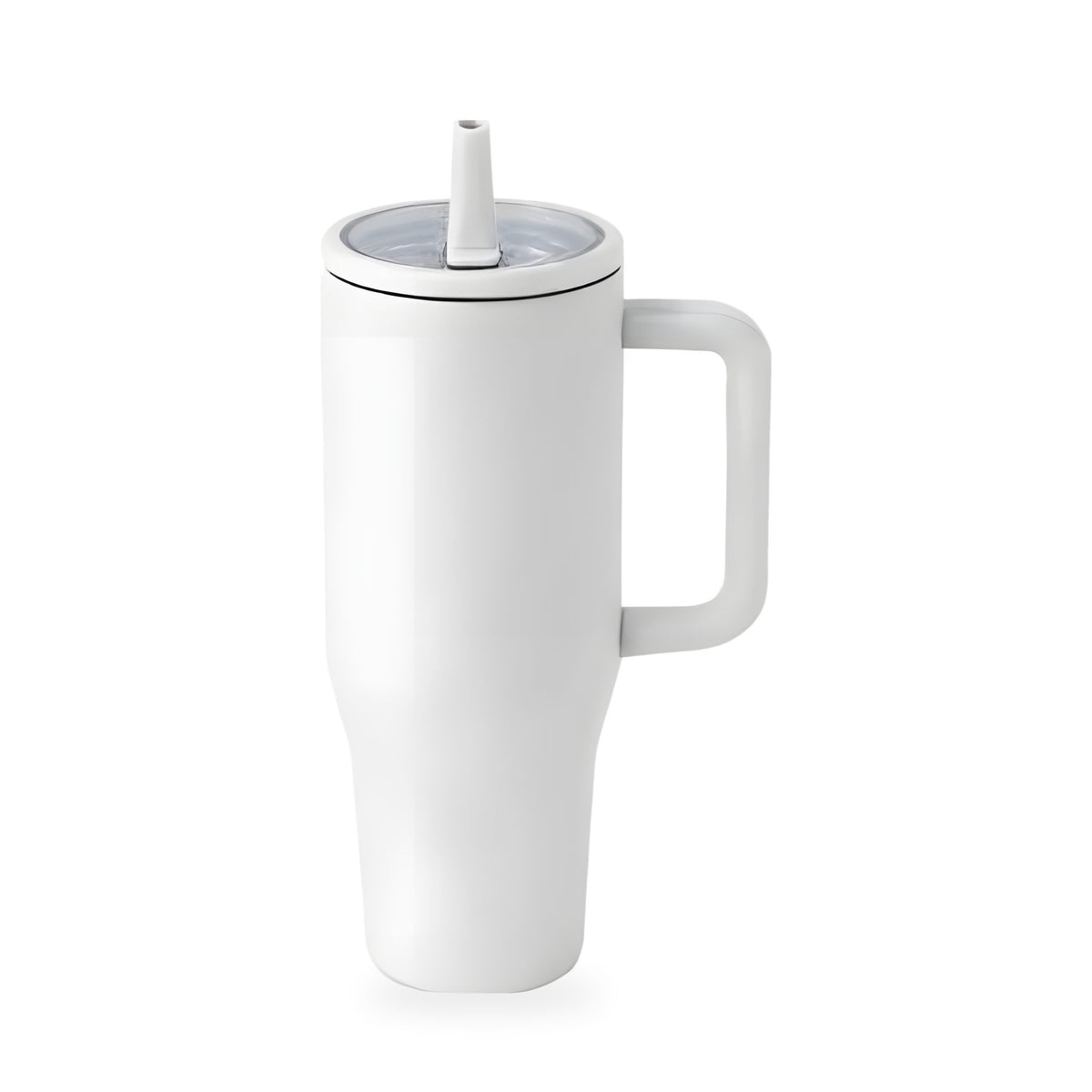 Custom-Tumbler 40 oz in Weiß mit Henkel, Deckel und Strohhalm, freigestellt auf Weiß