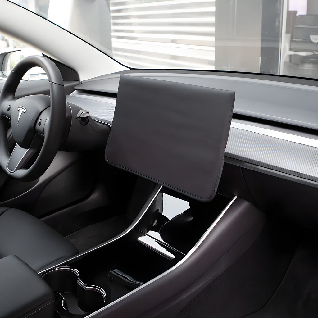 Display-Abdeckung für Tesla Model 3/Y, aufgesteckt auf dem Center Display