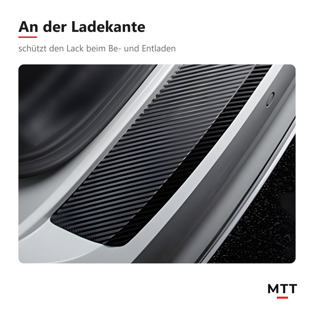 Ladekanten-Schutz in Carbon-Optik, aufgeklebt an der Ladekante eines Tesla, Foto
