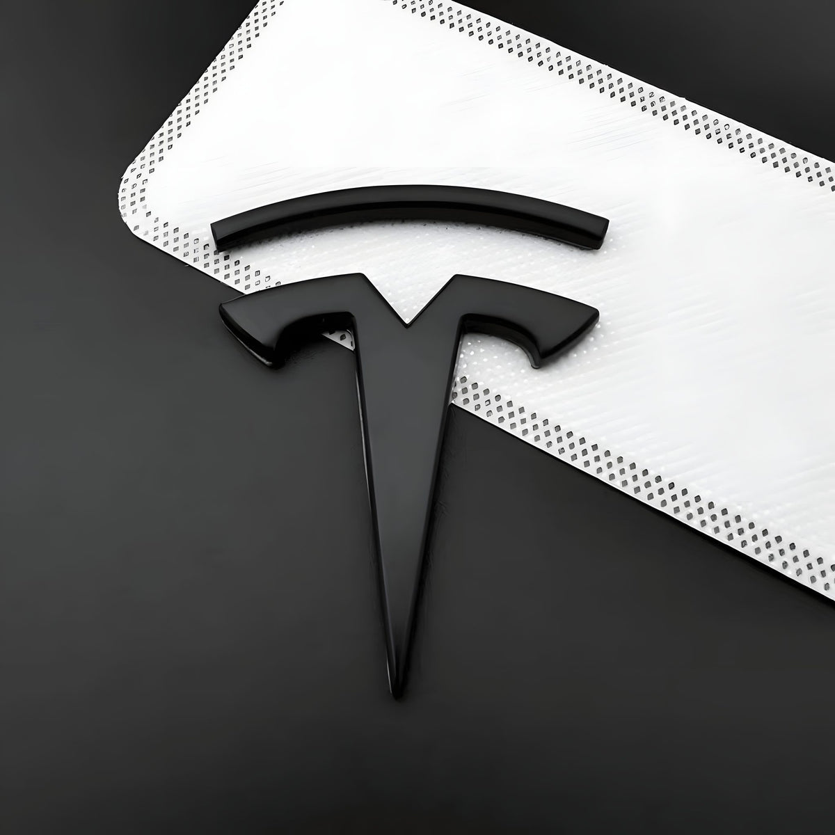 Logo Emblem für Tesla Motorhaube, mattschwarz, Aluminium, mit Klebefolie