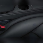 Sitzlücken-Füller für Tesla, Nahaufnahme am Sitz