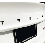 3D Buchstaben Tesla Schriftzug aus Aluminium, Detail 4